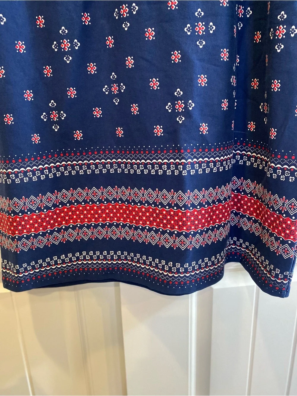 Sleeveless Navy Printed Shift Dress with Red Accents - Picture 6 of 11